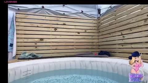 Wrenn Divine online show from October 31, 3:01 pm