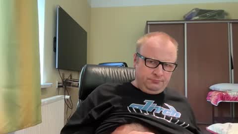 wspaniaagadzin online show from October 13, 1:46 pm