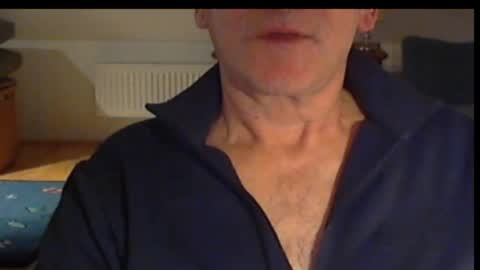 Wuki online show from December 4, 6:29 pm