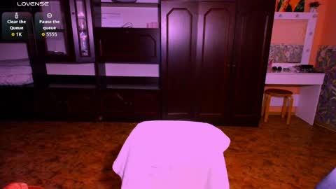 ww_k online show from April 22, 5:53 pm