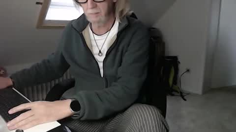 WyattEarp64 online show from October 27, 12:05 pm