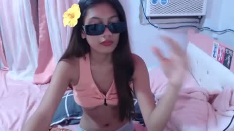 x_lexi_x online show from May 12, 1:09 pm