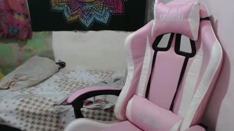 Snapshot of x_lexi_x chatting on January 12, 9:40 am x_lexi_x online show from January 12, 9:40 am