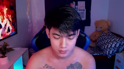 Snapshot of xaldrian_destroyer chatting on December 14, 9:40 am Prince Aldrian  online show from December 14, 9:40 am