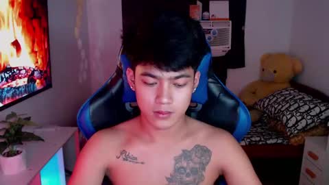 Snapshot of xaldrian_destroyer chatting on February 27, 1:17 pm Prince Aldrian  online show from February 27, 1:17 pm