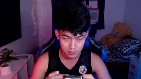 Snapshot of xaldrian_destroyer chatting on February 19, 2:33 pm Prince Aldrian  online show from February 19, 2:33 pm