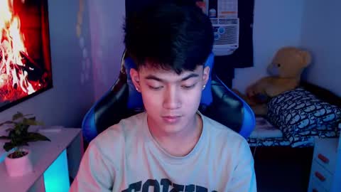 Snapshot of xaldrian_destroyer chatting on February 13, 7:56 am Prince Aldrian  online show from February 13, 7:56 am