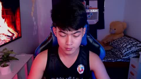 Snapshot of xaldrian_destroyer chatting on February 19, 1:51 am Prince Aldrian  online show from February 19, 1:51 am