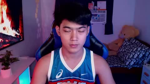 Snapshot of xaldrian_destroyer chatting on December 8, 10:30 am Prince Aldrian  online show from December 8, 10:30 am