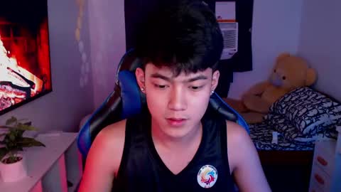 Snapshot of xaldrian_destroyer chatting on February 19, 8:55 am Prince Aldrian  online show from February 19, 8:55 am