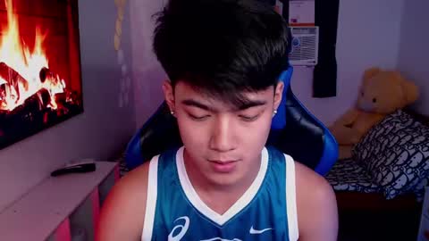 Snapshot of xaldrian_destroyer chatting on December 7, 5:43 am Prince Aldrian  online show from December 7, 5:43 am