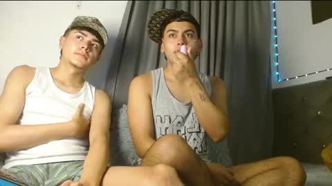 xandrodeluxe online show from May 13, 11:31 am