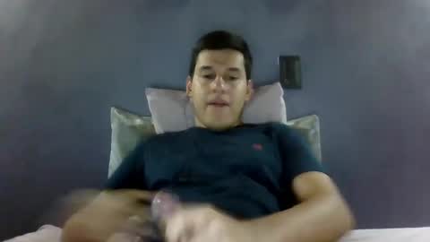 Snapshot of xbasstian_77 chatting on October 18, 2:05 am Sebas online show from October 18, 2:05 am
