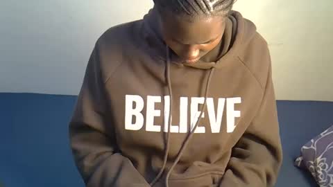 xeenah online show from March 8, 2:15 am