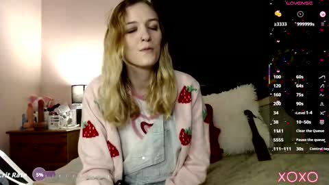 EllieeRose online show from September 19, 8:45 pm