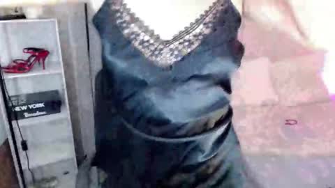Snapshot of xhena_blossom chatting on October 2, 1:43 pm xhena online show from October 2, 1:43 pm