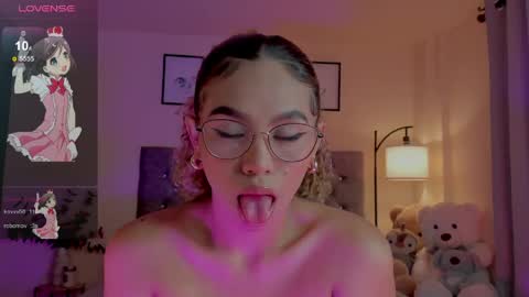 camila online show from April 8, 9:18 pm