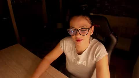 Lara online show from February 15, 8:51 pm