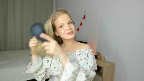 Chloe online show from March 3, 11:06 am