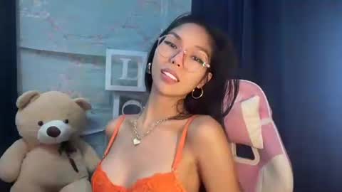 Snapshot of xmonica_cummerx chatting on October 15, 9:21 am Sweet Monica online show from October 15, 9:21 am