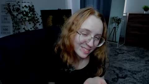 Snapshot of xo_lil_dream chatting on October 13, 7:43 am Kylie online show from October 13, 7:43 am