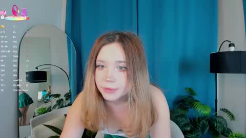 Snapshot of xohanna chatting on October 13, 6:37 am Milana online show from October 13, 6:37 am