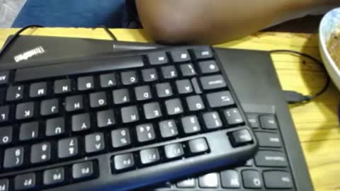 Xoxo online show from December 1, 4:05 pm