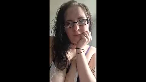 xoxopurpleprincess online show from April 6, 3:35 pm