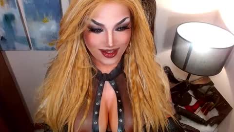 Snapshot of xshadowseductressmitchx chatting on September 23, 11:15 am Cattaleya online show from September 23, 11:15 am