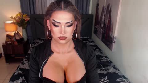 Snapshot of xshadowseductressmitchx chatting on January 16, 12:55 am Cattaleya online show from January 16, 12:55 am