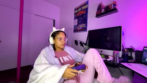 xStarGazingx online show from October 24, 9:10 am