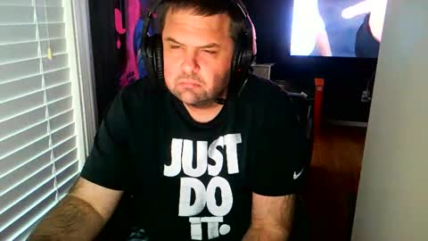 Snapshot of xstrokenchillx chatting on December 10, 10:47 pm Wayne online show from December 10, 10:47 pm