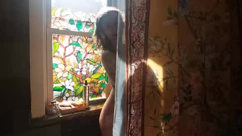 Sunny Daze online show from March 9, 7:15 pm