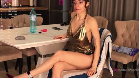 FrancyStepmom and YStepson    INTERESTED IN A GIRL-GIRL COLLABORATION  TEXT ME HERE  or INSTAGRAM online show from March 21, 12:54 pm