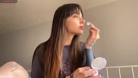 Lily online show from March 30, 9:20 am