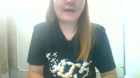 xxpetitelaraxx online show from July 14, 6:29 am