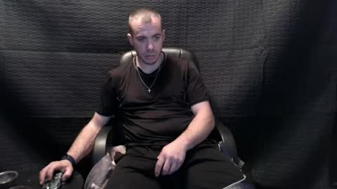 xxScubaStevexx online show from November 18, 9:56 am