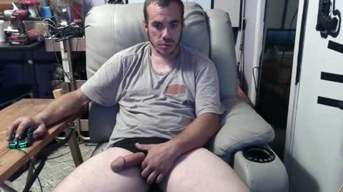 Snapshot of xxscubastevexxx chatting on October 12, 9:27 pm xxScubaStevexx online show from October 12, 9:27 pm