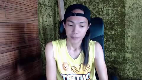Snapshot of xxskinny_alonzoxx chatting on January 22, 1:20 am Ali online show from January 22, 1:20 am