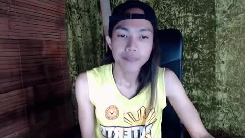 Snapshot of xxskinny_alonzoxx chatting on January 21, 10:19 pm Ali online show from January 21, 10:19 pm