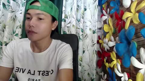 Snapshot of xxskinny_alonzoxx chatting on October 5, 3:48 am Ali online show from October 5, 3:48 am