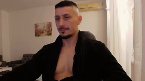 Snapshot of xxx_alejandro chatting on October 13, 5:31 am xxx_alejandro online show from October 13, 5:31 am