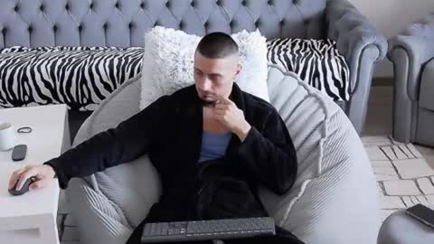 Snapshot of xxx_alejandro chatting on September 14, 8:05 am xxx_alejandro online show from September 14, 8:05 am