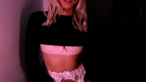 Snapshot of xxxanonymousloverxxx chatting on October 3, 5:49 am Chiara online show from October 3, 5:49 am