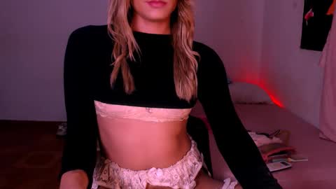 Snapshot of xxxanonymousloverxxx chatting on December 24, 9:50 am Chiara online show from December 24, 9:50 am