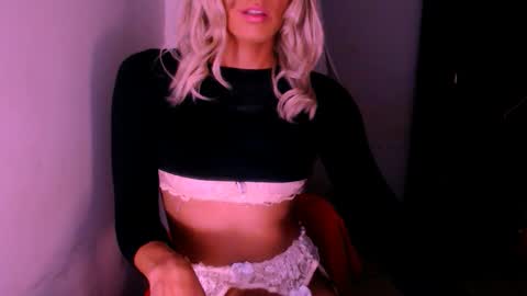 Snapshot of xxxanonymousloverxxx chatting on September 26, 4:53 am Chiara online show from September 26, 4:53 am