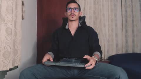 Snapshot of xxxhome_alonexxx chatting on October 12, 8:00 pm Kev online show from October 12, 8:00 pm