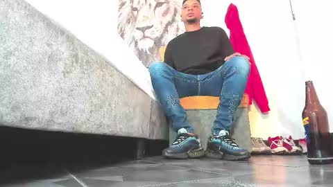 Sr. Y0ung Master online show from November 28, 4:09 am