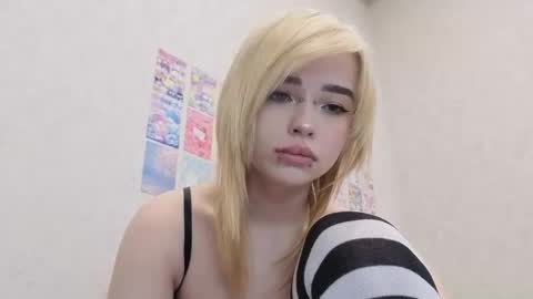 y0urchemicalromance online show from March 23, 5:01 am