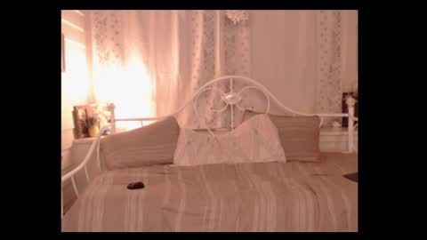Snapshot of ya_never_know chatting on October 5, 4:10 am Lexi online show from October 5, 4:10 am